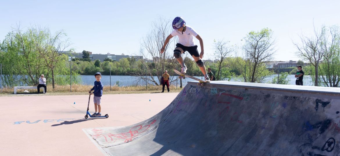 Ruedas Contra el Miedo: El Skate y la Superación de Obstáculos.